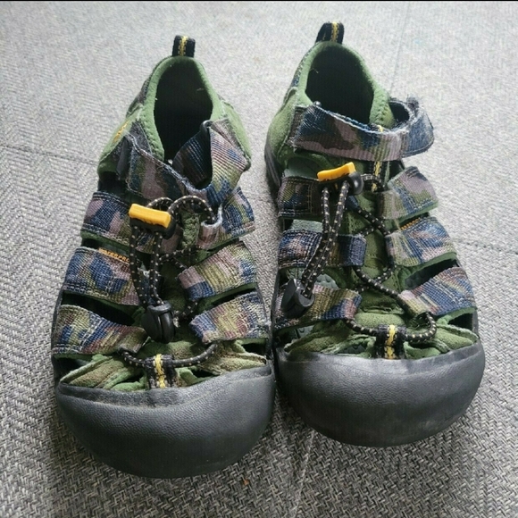 Keen Hiking Sandals - Picture 2 of 7